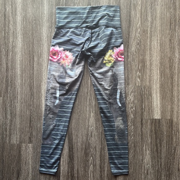 Teeki Love the Elephant Leggings - Size M - Picture 3 of 4